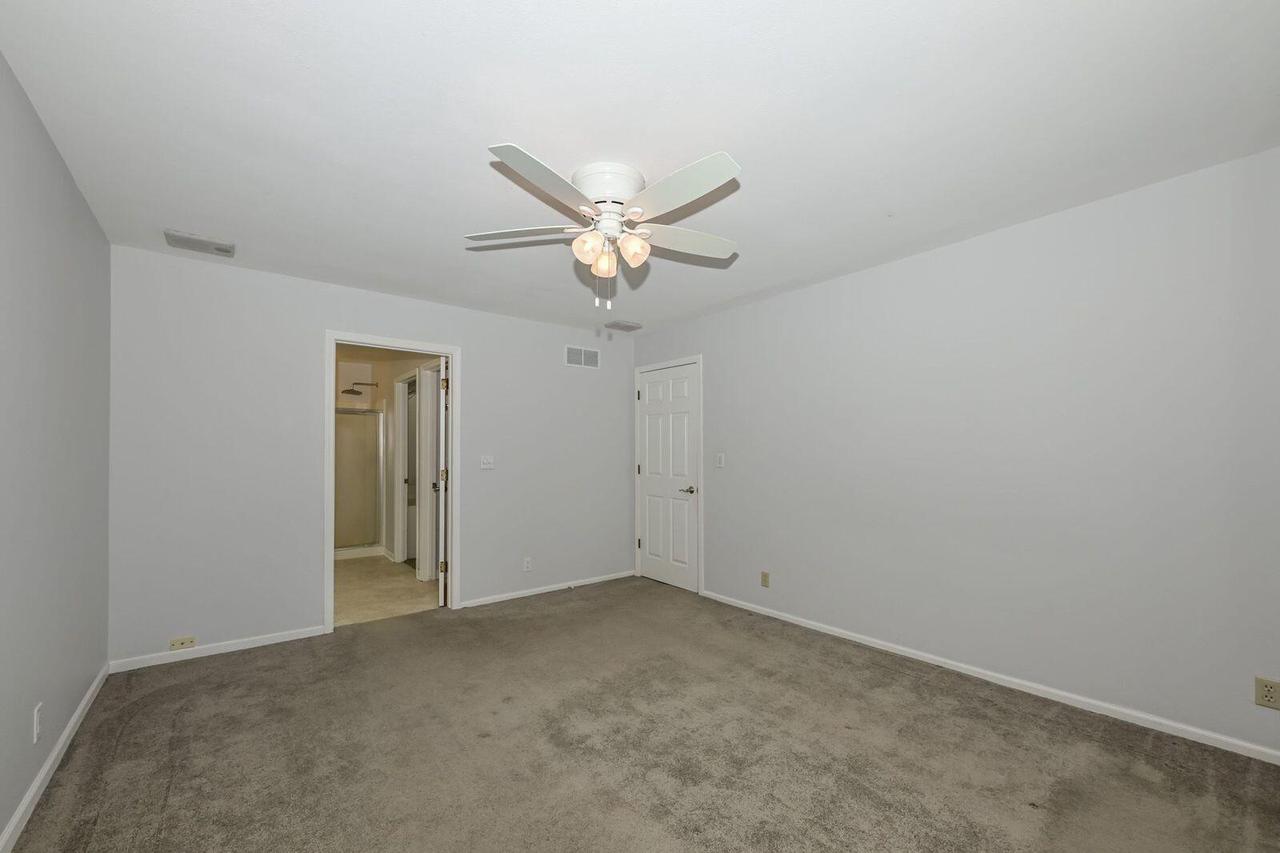 19110 Emerald DRIVE 19120