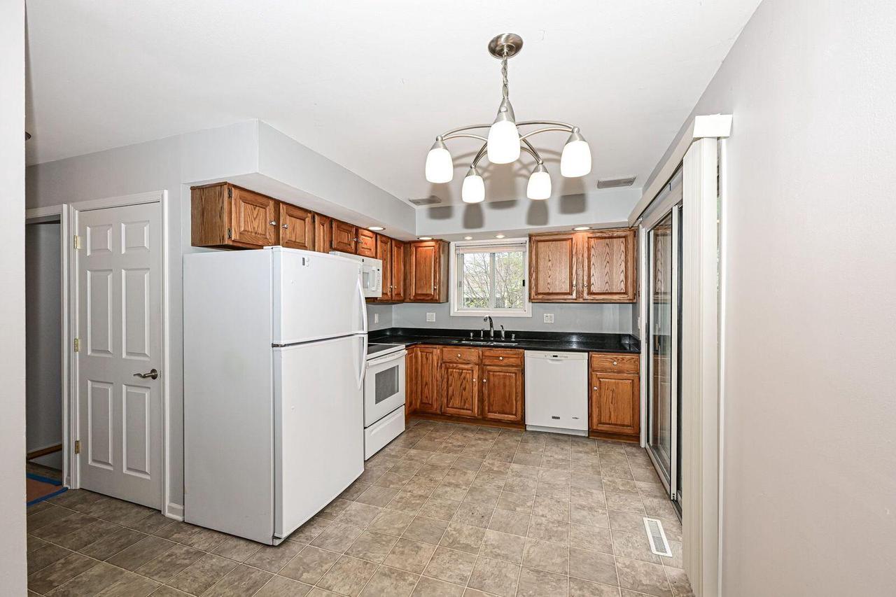 19110 Emerald DRIVE 19120