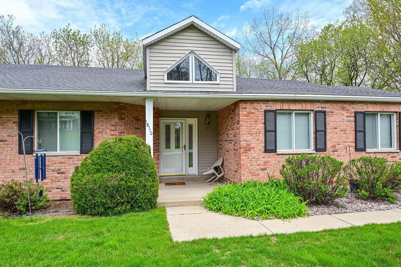 19110 Emerald DRIVE 19120