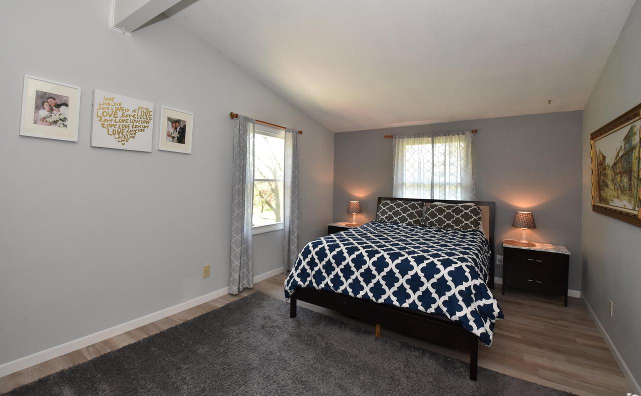 W251S4500 Oakview DRIVE