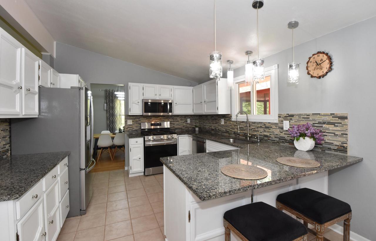 W251S4500 Oakview DRIVE