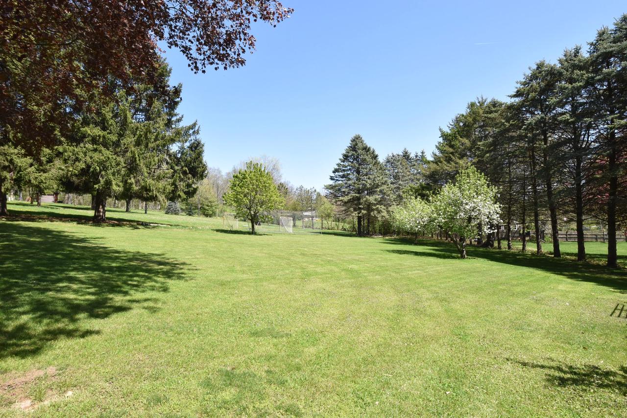 W251S4500 Oakview DRIVE