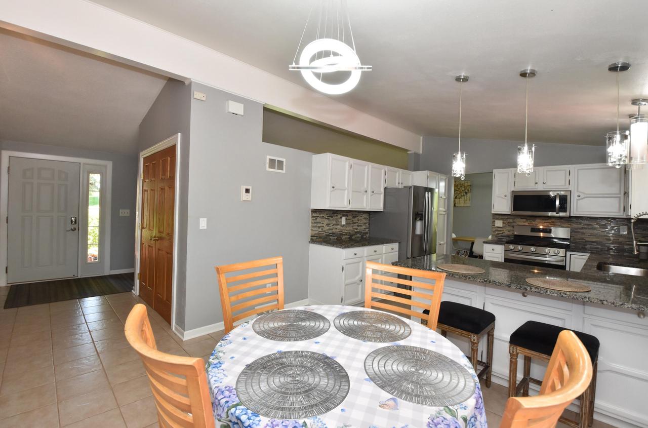 W251S4500 Oakview DRIVE