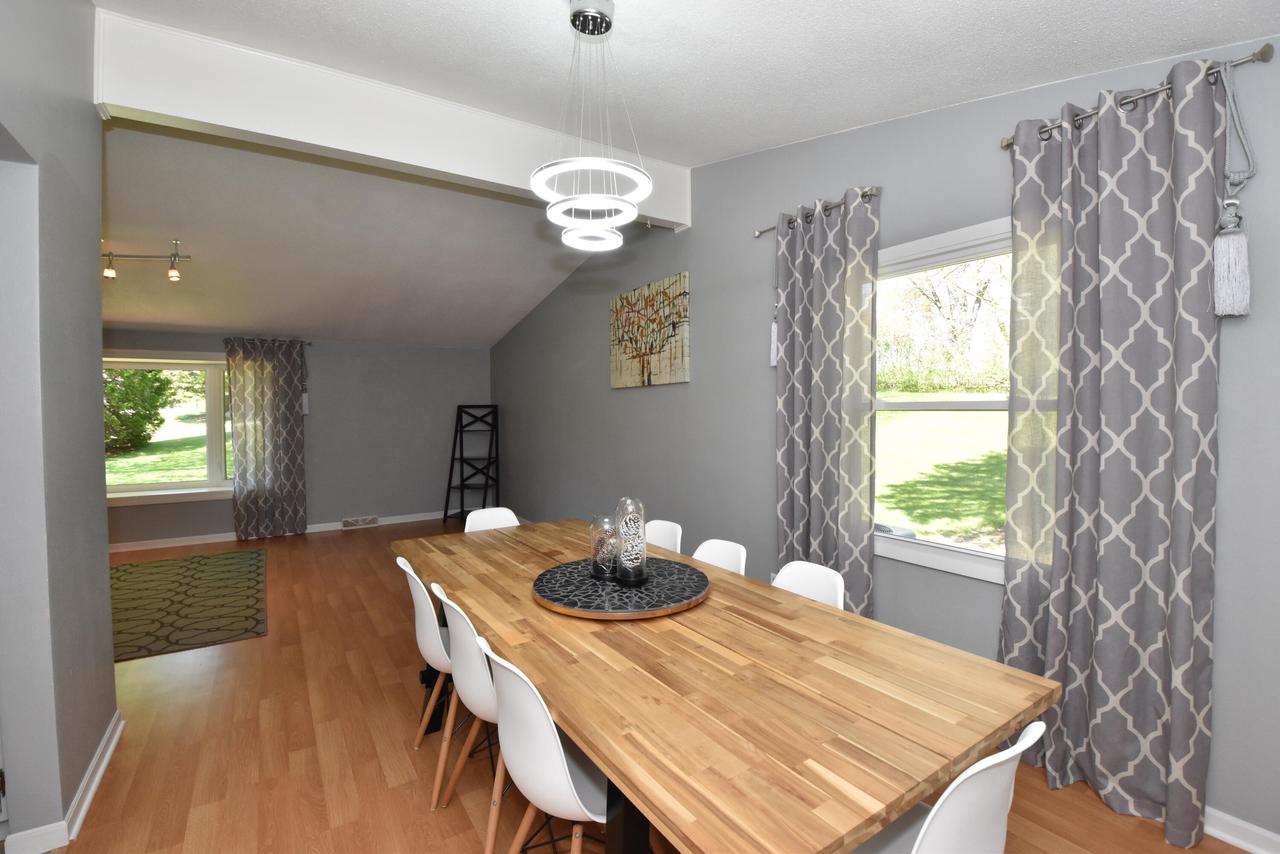 W251S4500 Oakview DRIVE