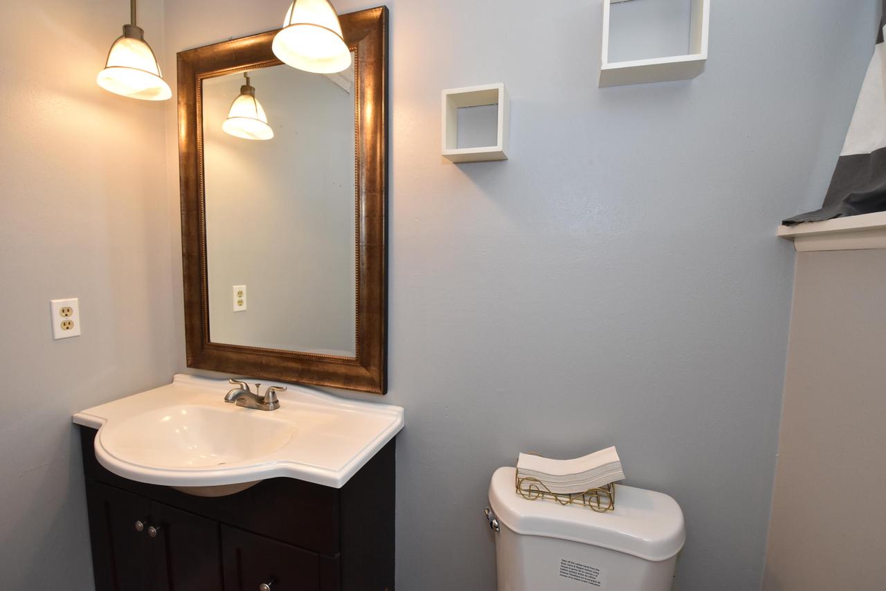 W251S4500 Oakview DRIVE