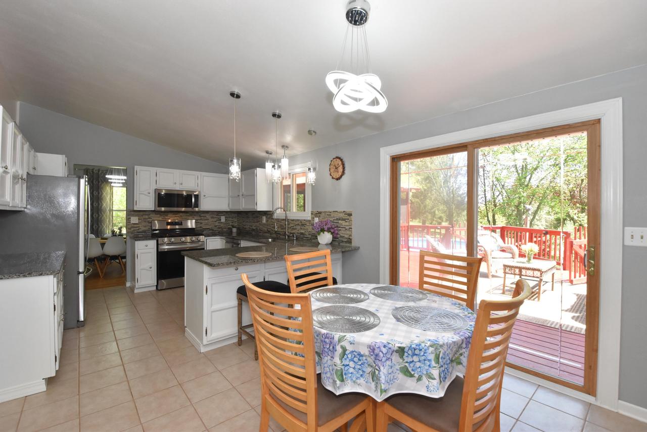 W251S4500 Oakview DRIVE