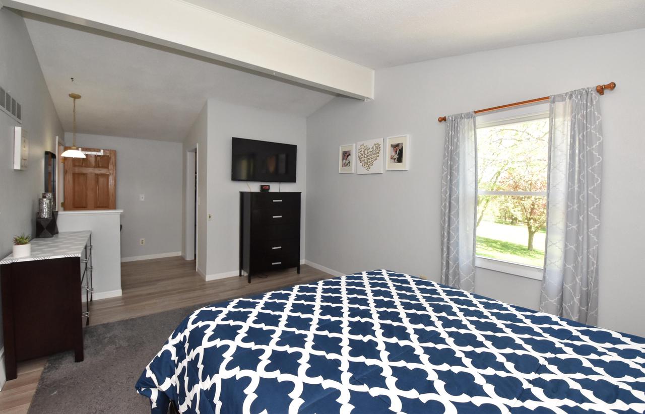 W251S4500 Oakview DRIVE