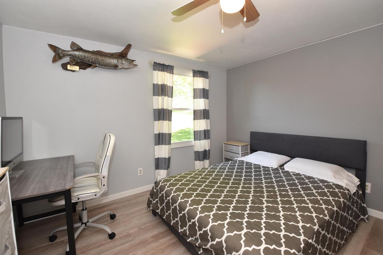 W251S4500 Oakview DRIVE