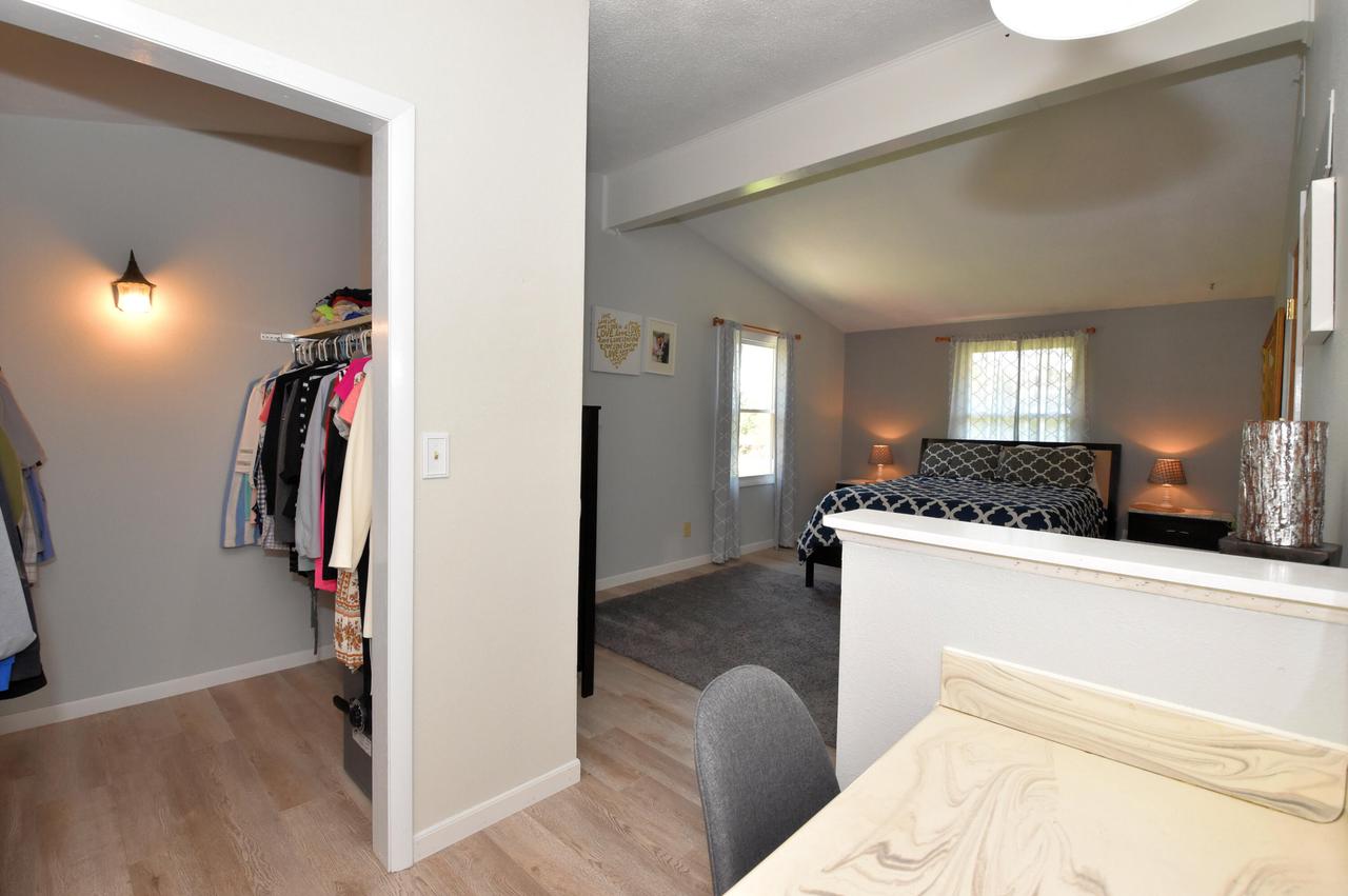 W251S4500 Oakview DRIVE