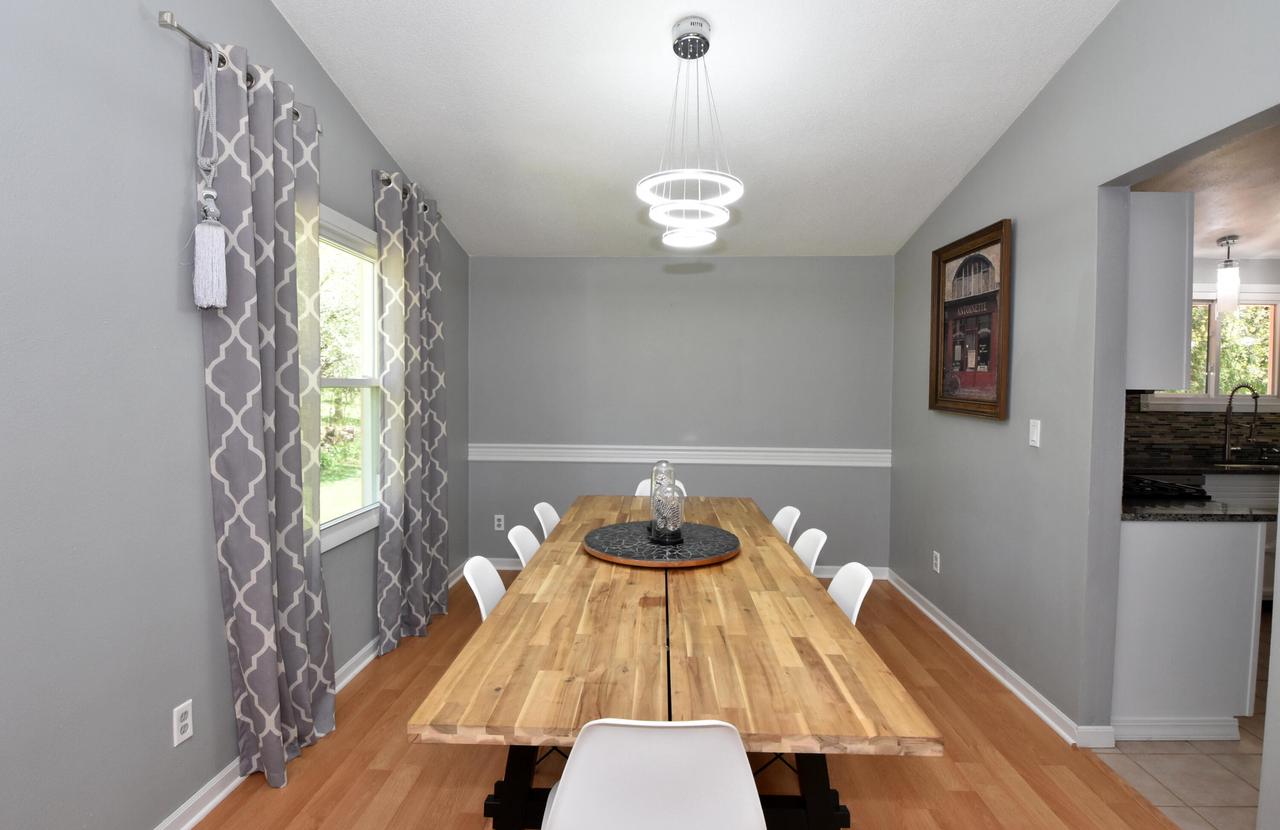 W251S4500 Oakview DRIVE