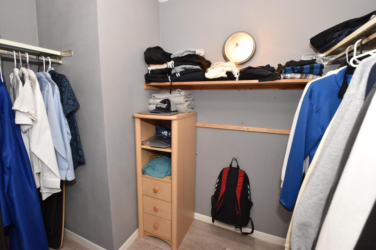 W251S4500 Oakview DRIVE