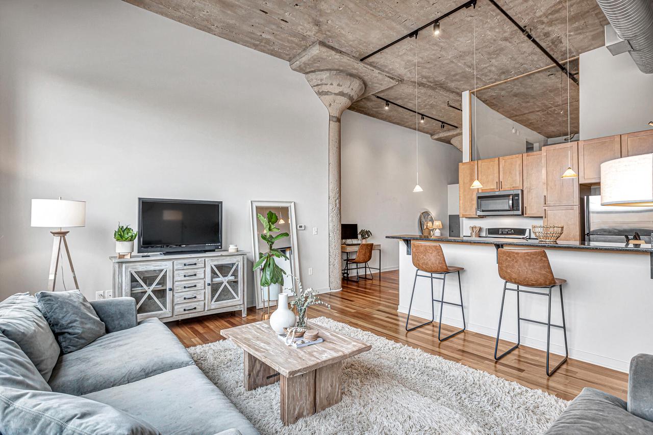 311 East Erie STREET 324