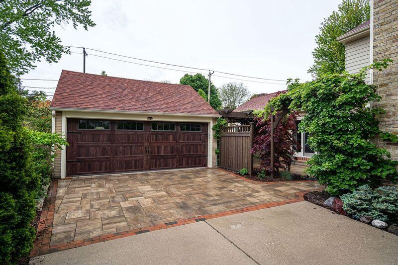 2413 North 86th STREET