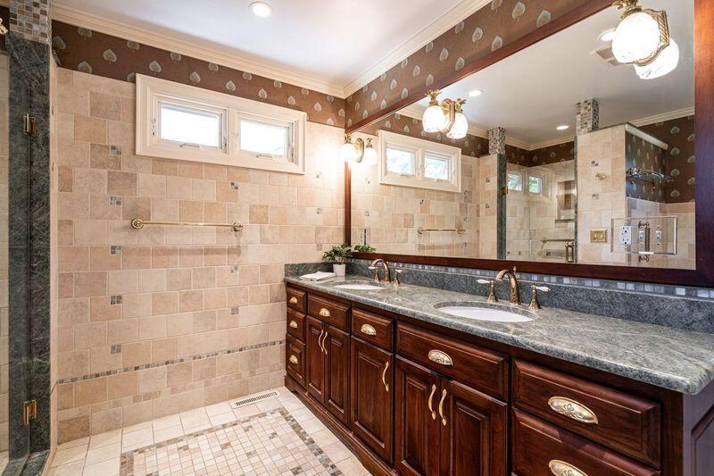 2413 North 86th STREET