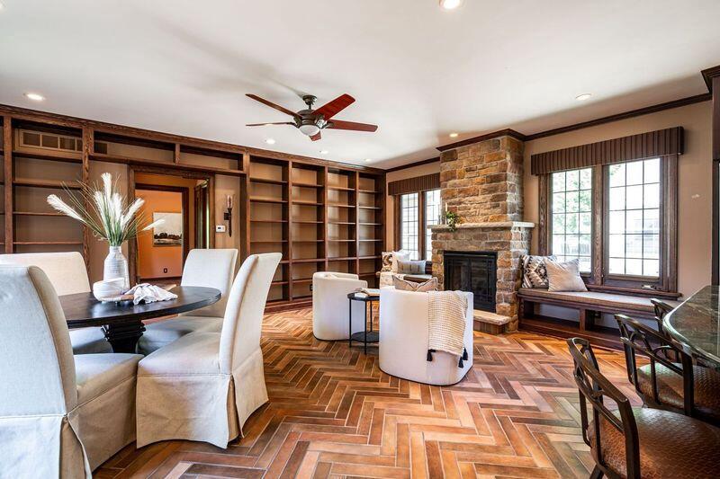 2413 North 86th STREET