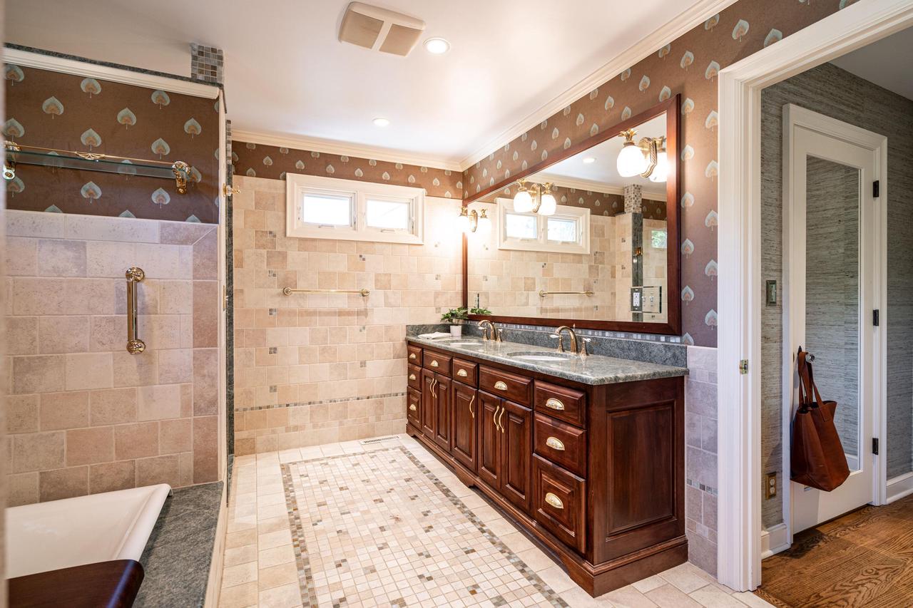 2413 North 86th STREET