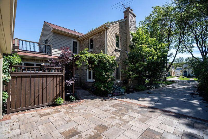 2413 North 86th STREET