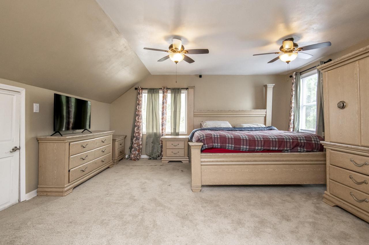 4653 North 54th STREET