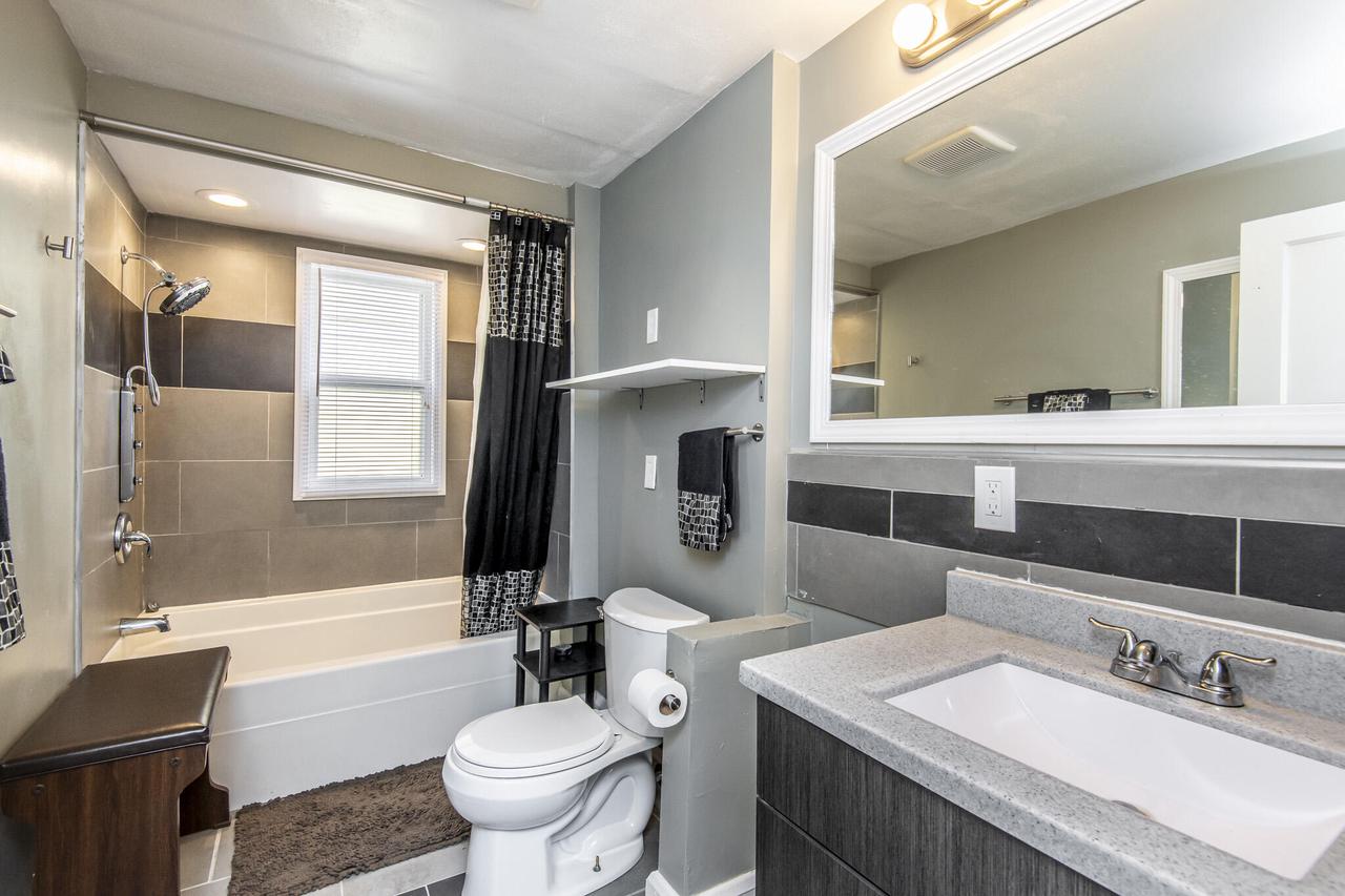 4653 North 54th STREET