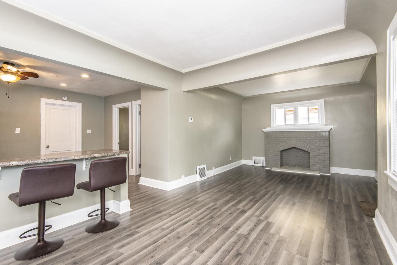 4653 North 54th STREET