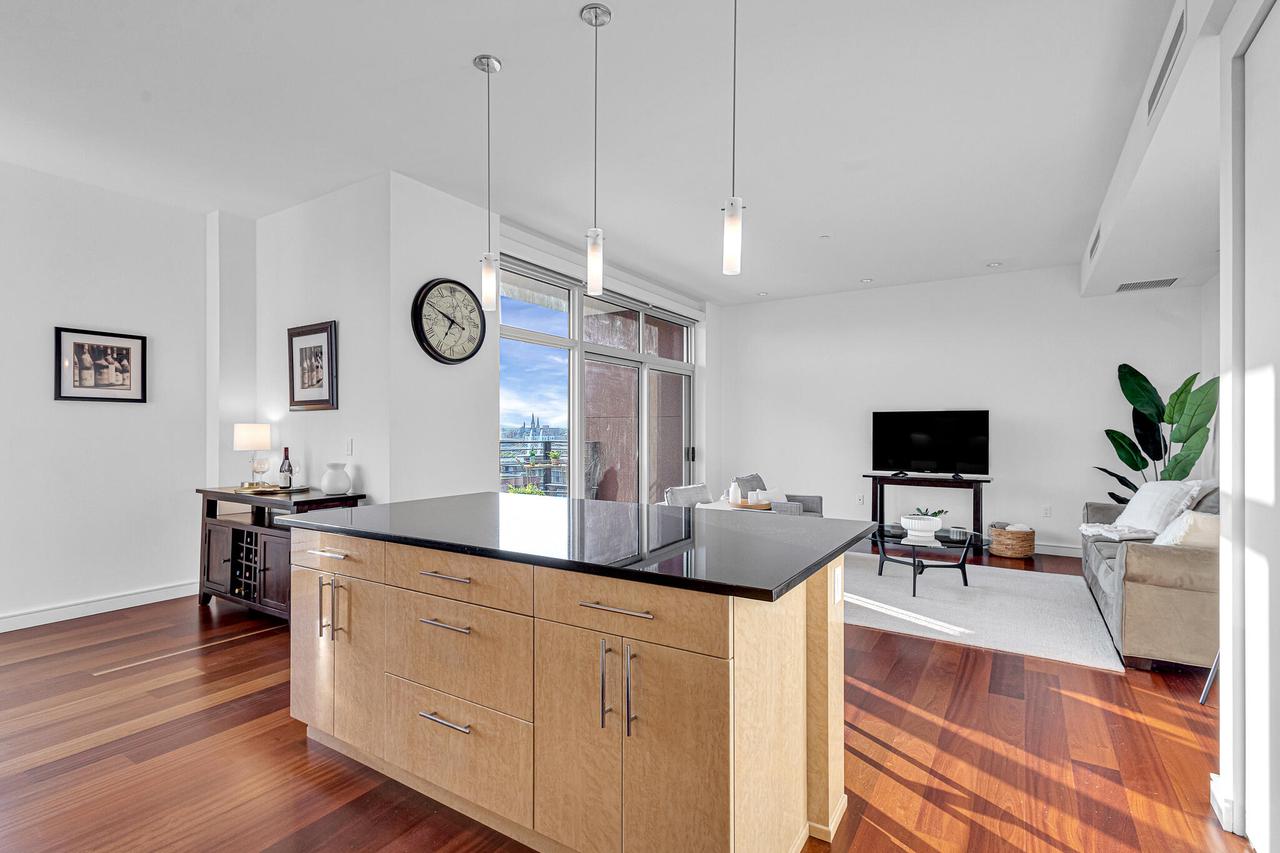 106 West Seeboth STREET 1202