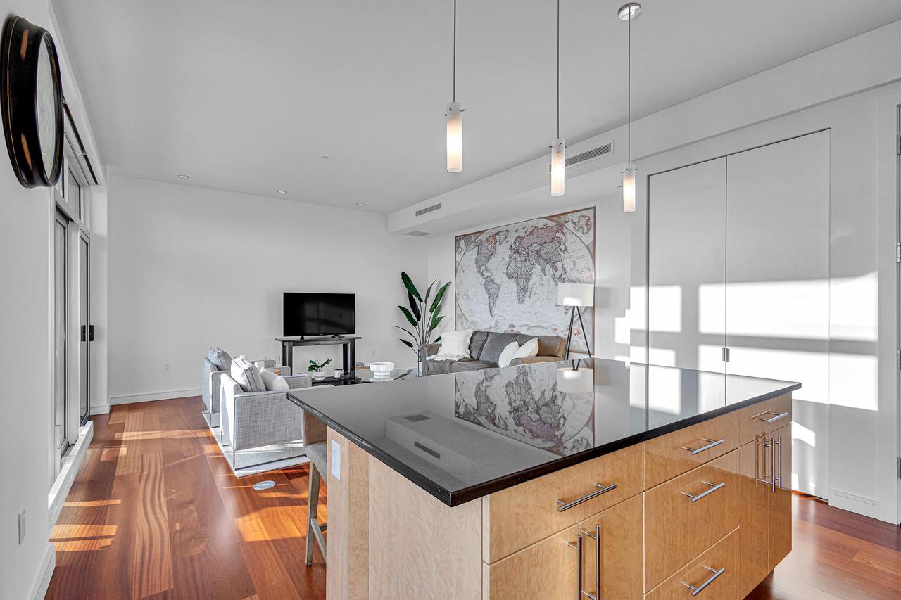 106 West Seeboth STREET 1202