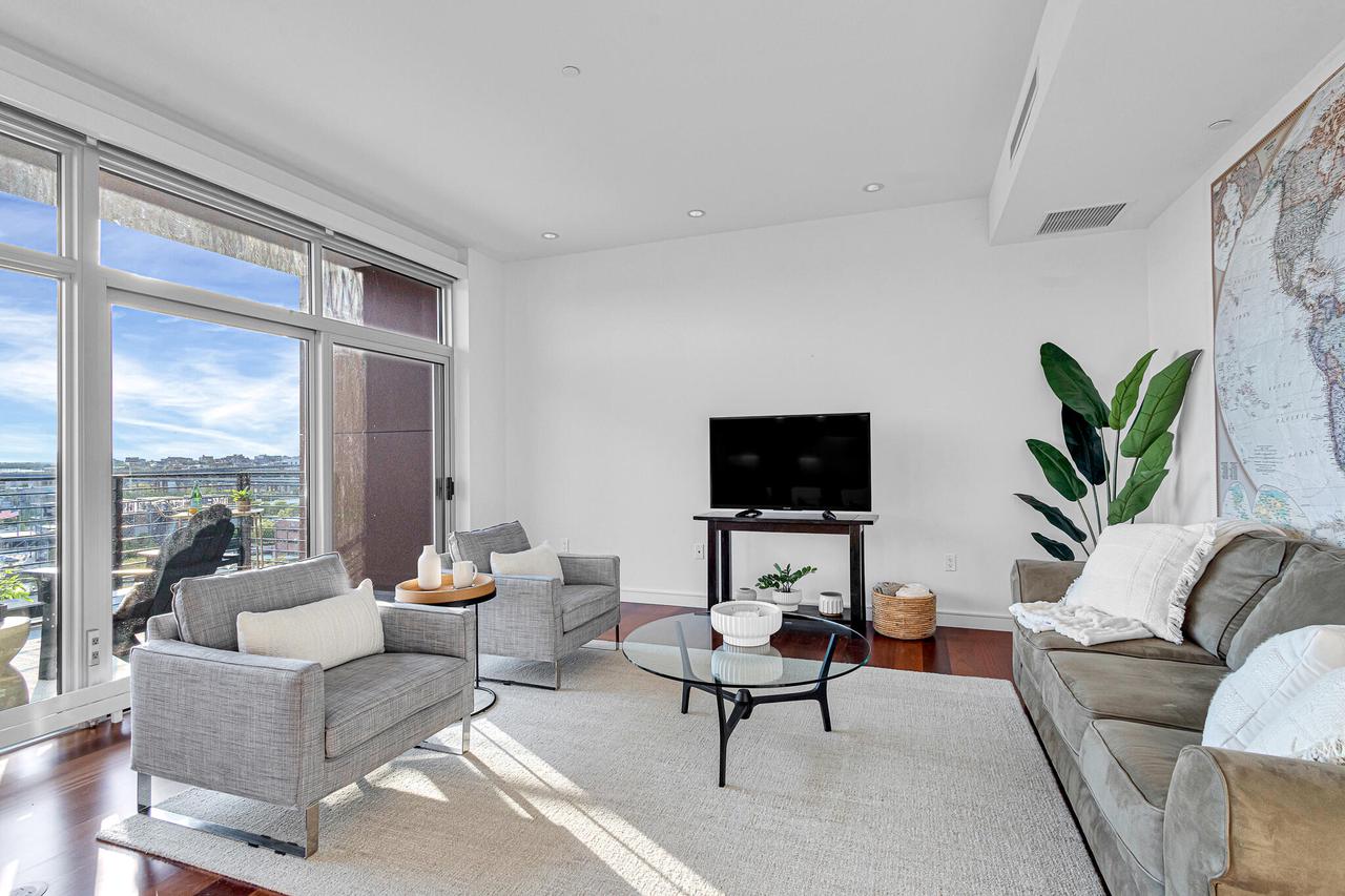 106 West Seeboth STREET 1202