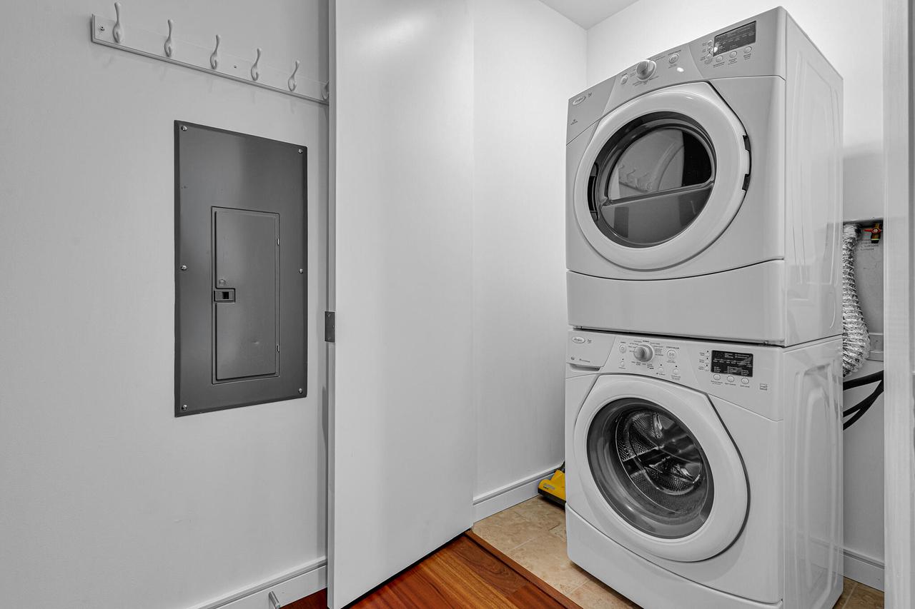 106 West Seeboth STREET 1202