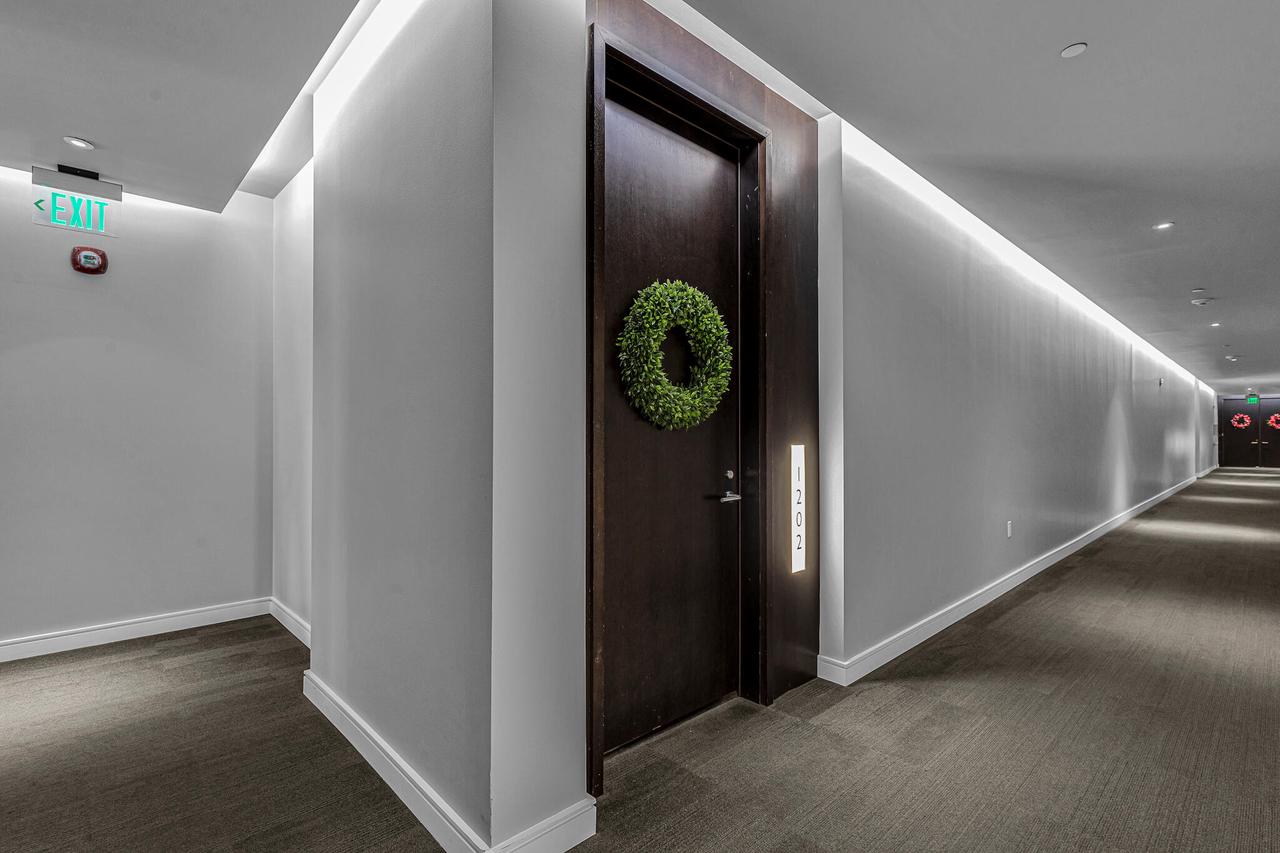 106 West Seeboth STREET 1202