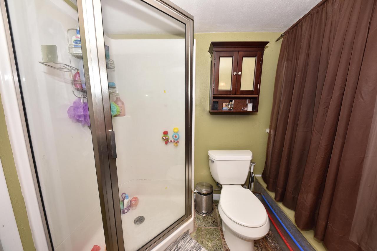 6939 Milwaukee AVENUE 6941