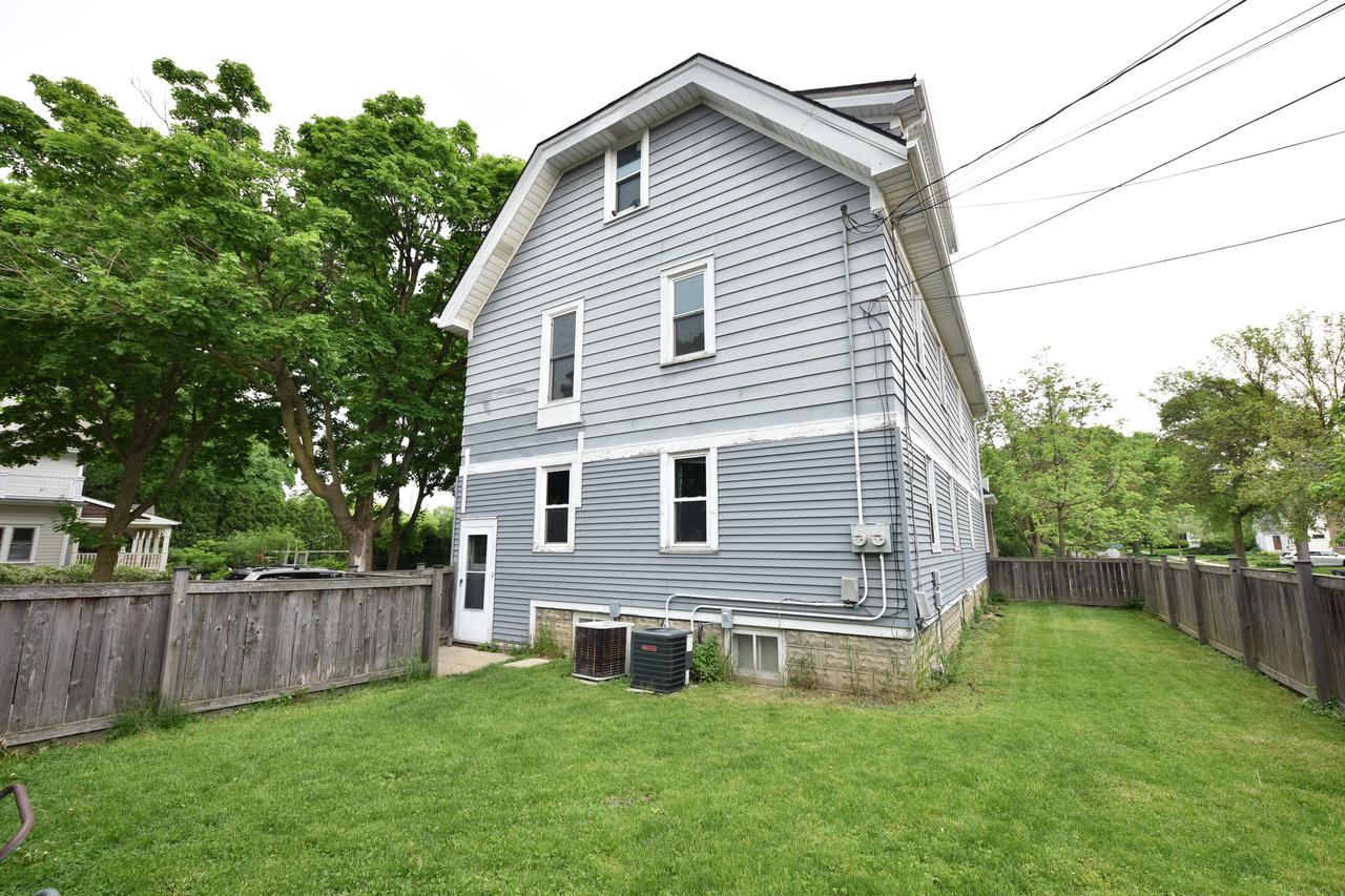 6939 Milwaukee AVENUE 6941