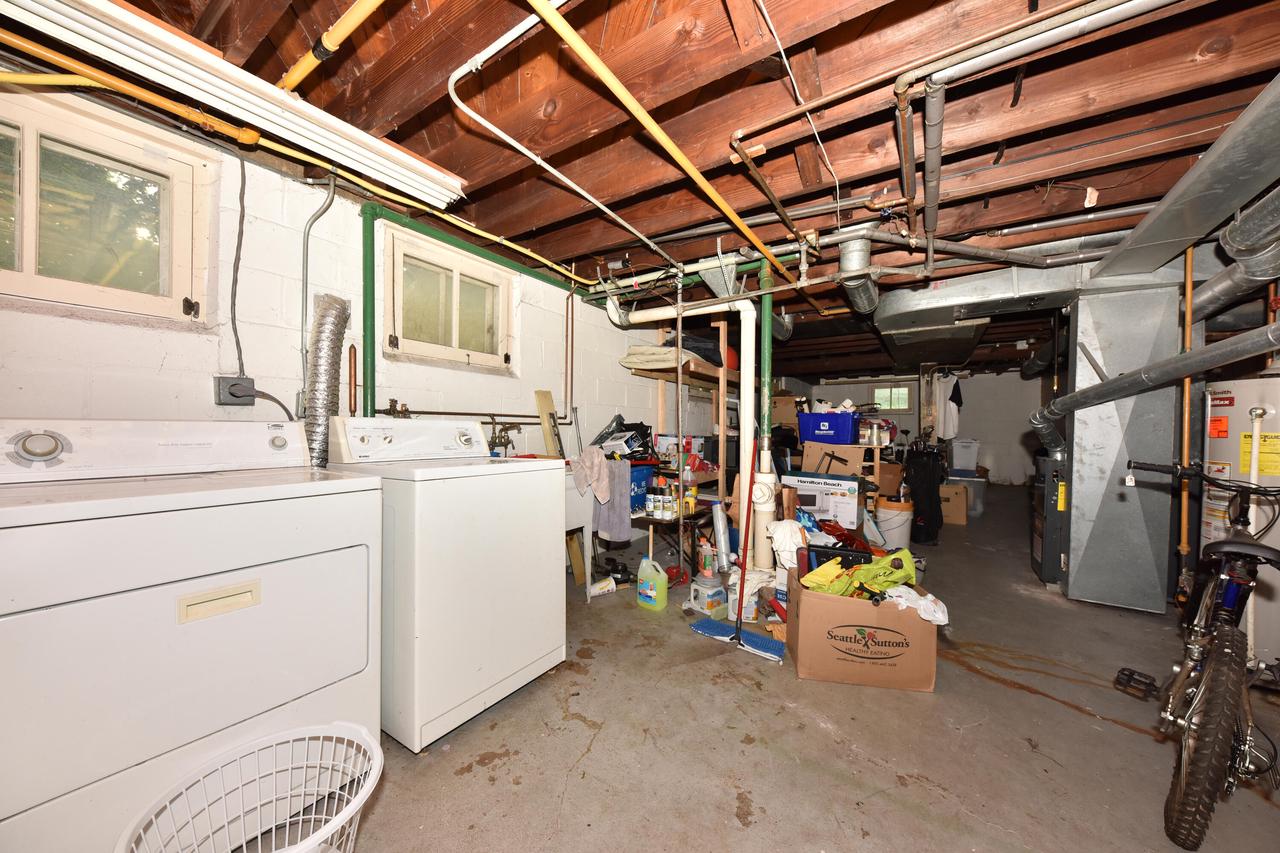 6939 Milwaukee AVENUE 6941