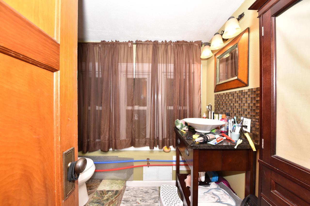 6939 Milwaukee AVENUE 6941