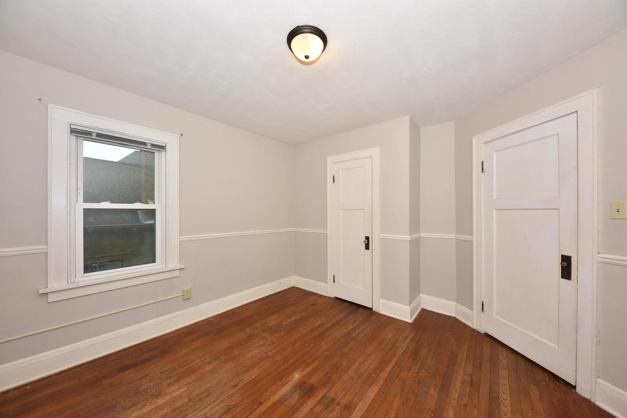 6939 Milwaukee AVENUE 6941