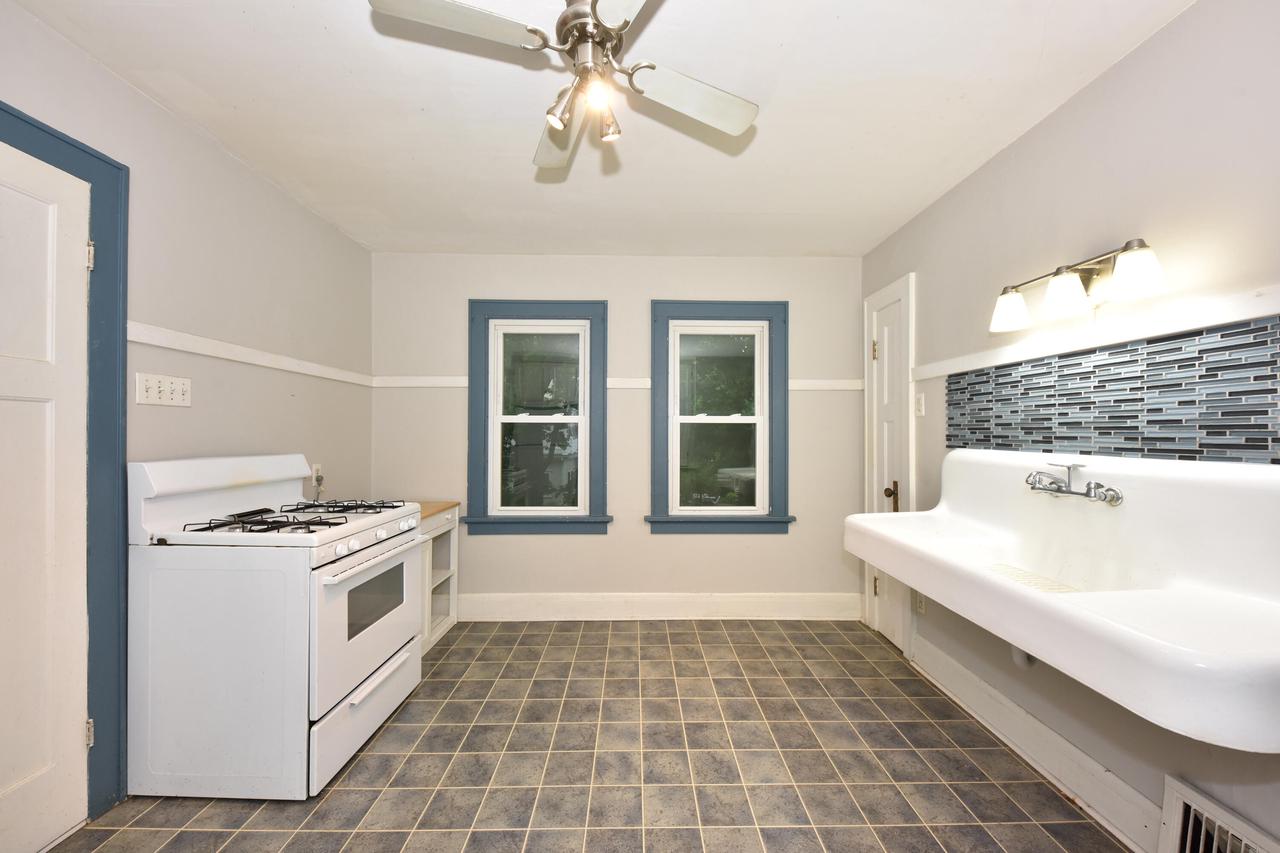 6939 Milwaukee AVENUE 6941