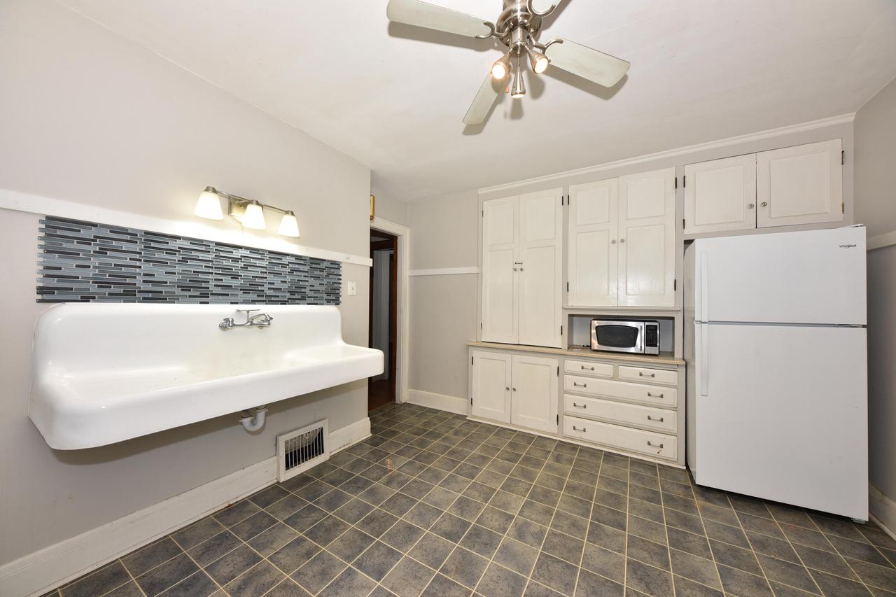 6939 Milwaukee AVENUE 6941