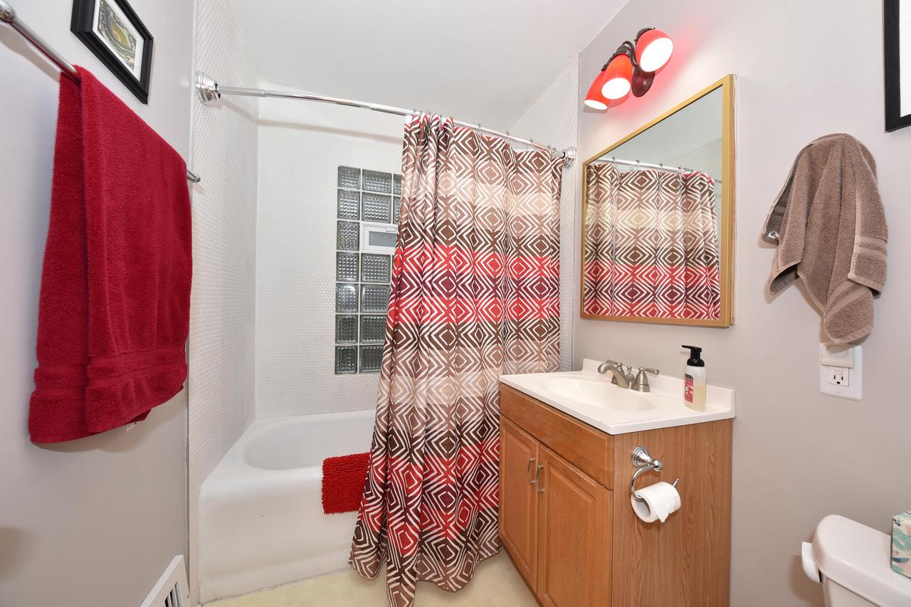 6939 Milwaukee AVENUE 6941