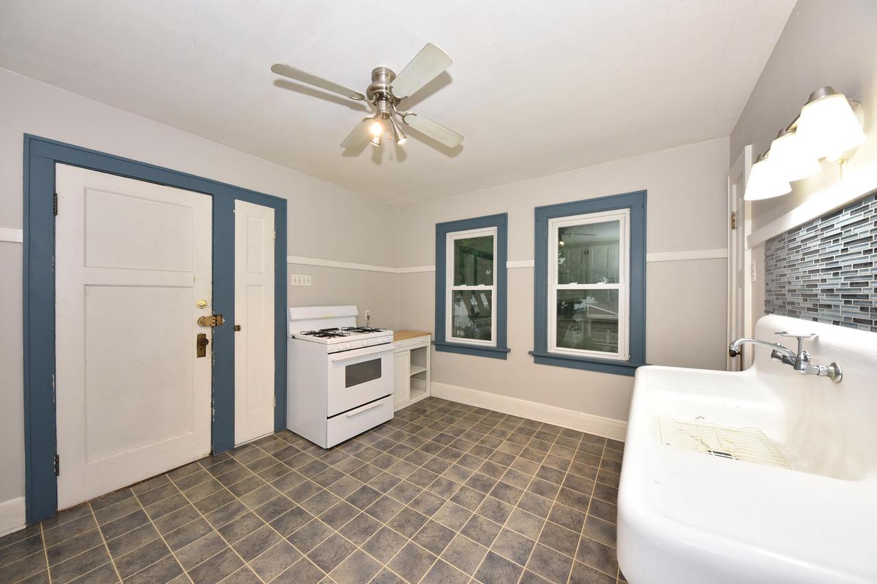 6939 Milwaukee AVENUE 6941