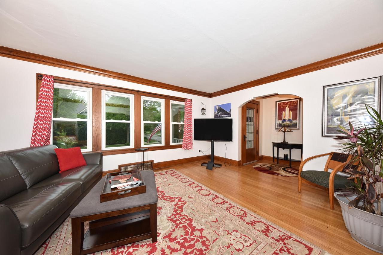 6939 Milwaukee AVENUE 6941