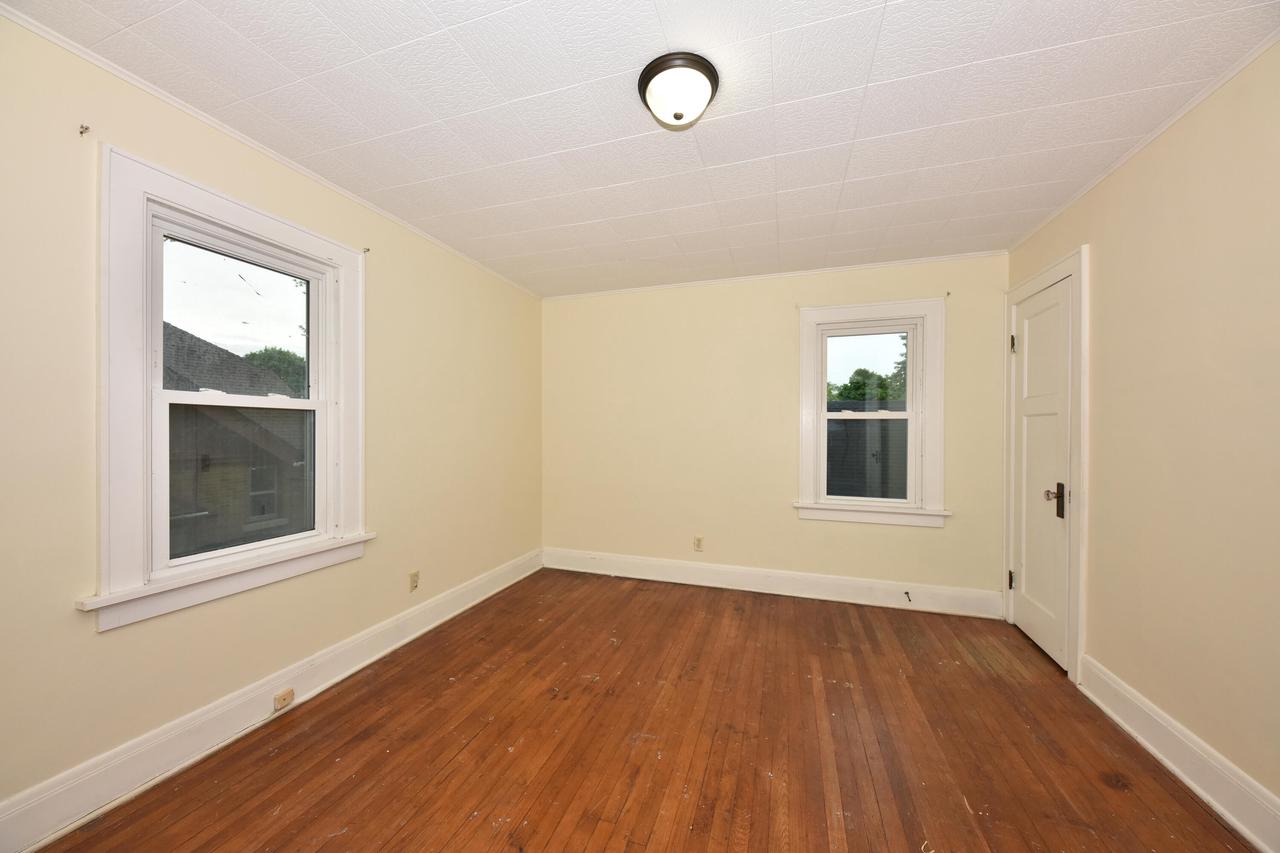 6939 Milwaukee AVENUE 6941