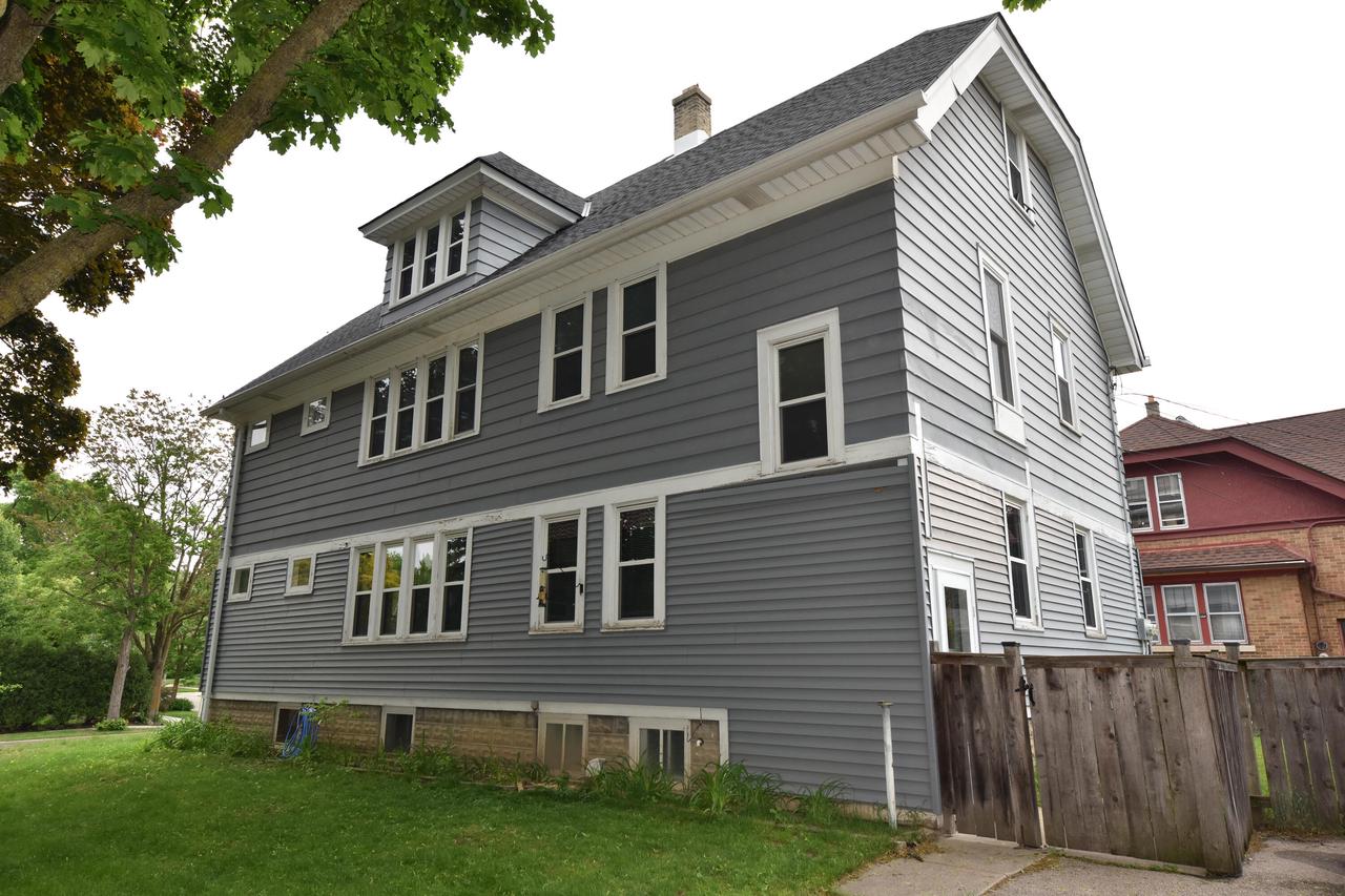 6939 Milwaukee AVENUE 6941