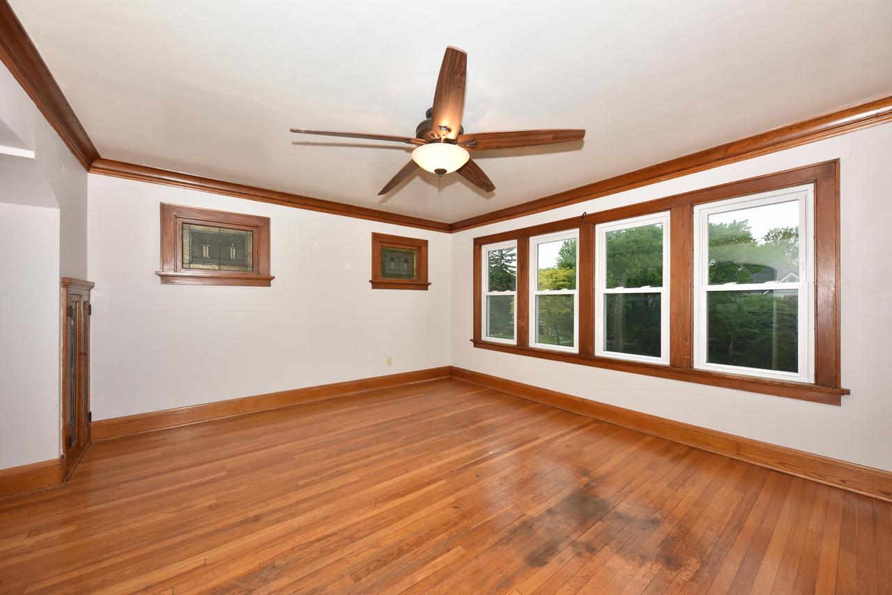 6939 Milwaukee AVENUE 6941