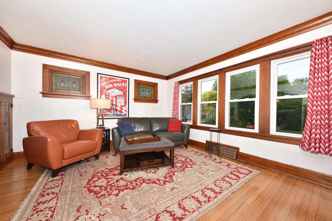 6939 Milwaukee AVENUE 6941