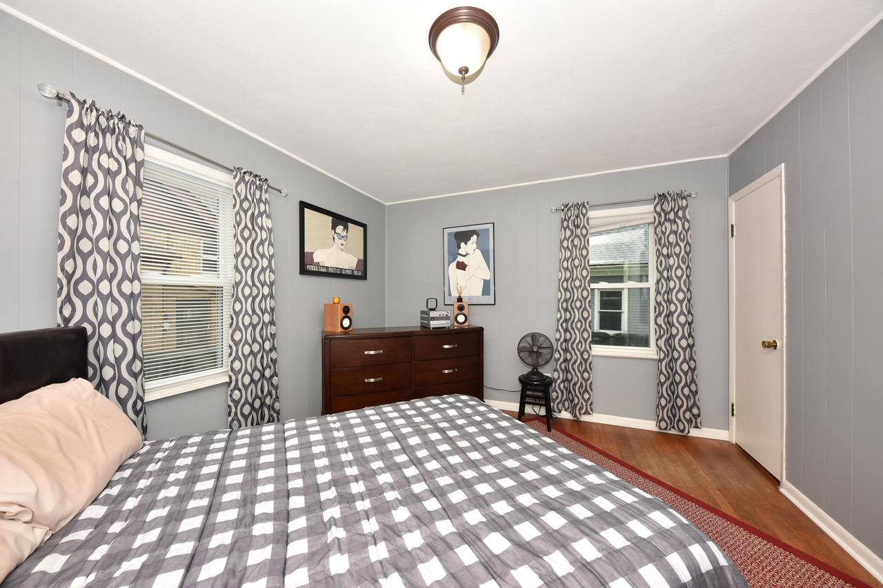 6939 Milwaukee AVENUE 6941