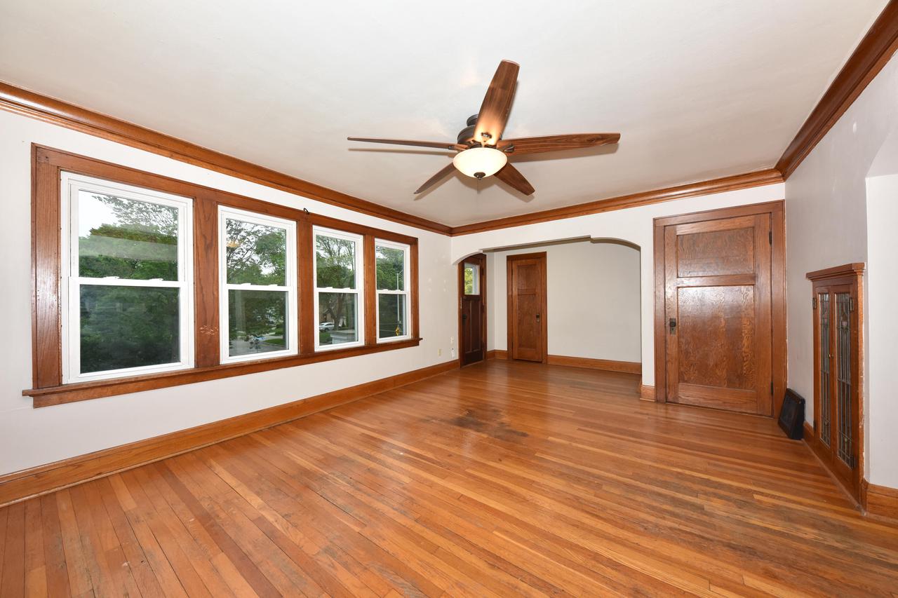 6939 Milwaukee AVENUE 6941