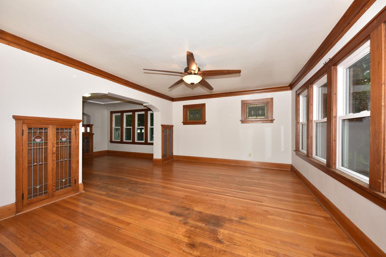 6939 Milwaukee AVENUE 6941