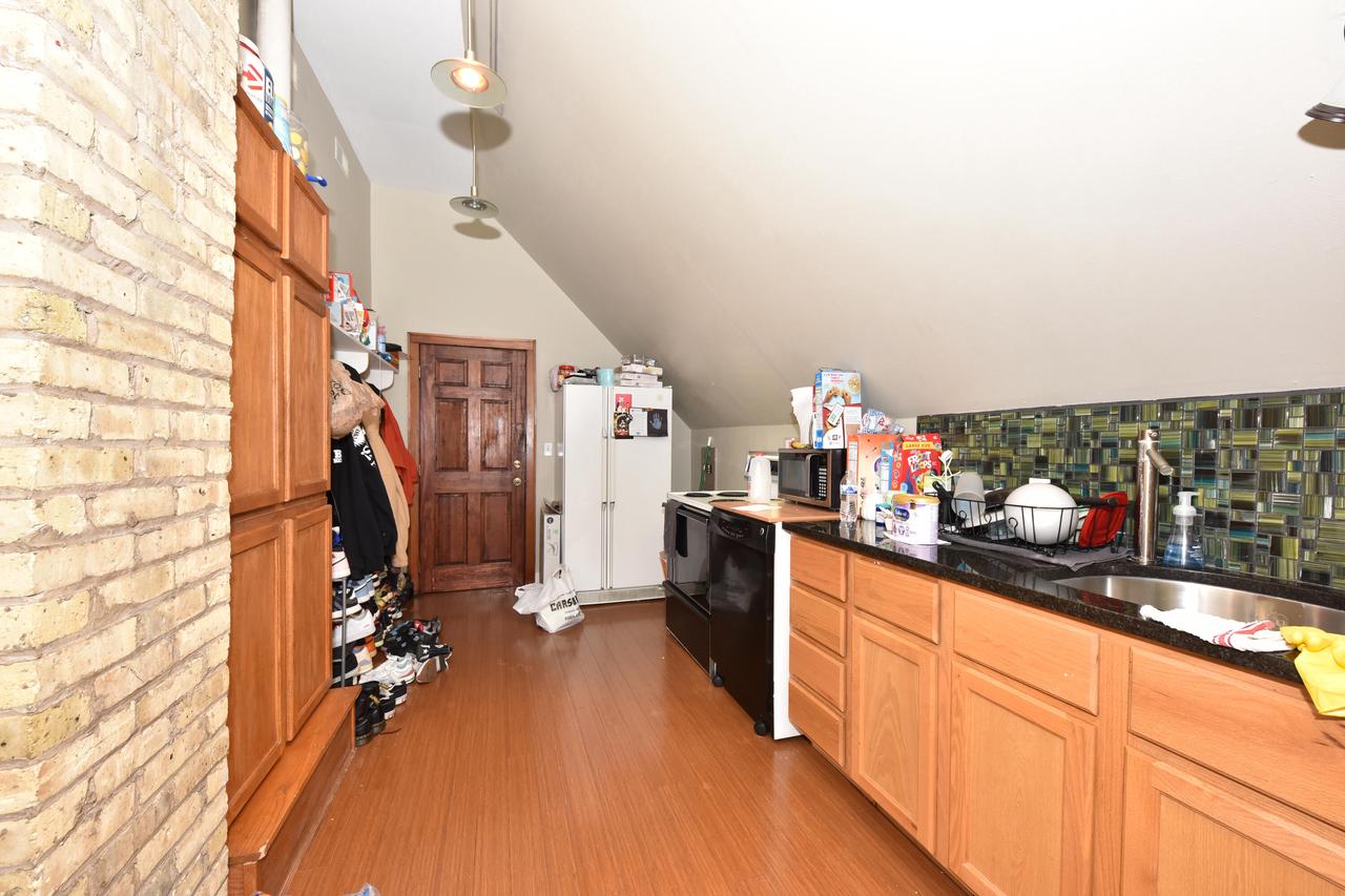 6939 Milwaukee AVENUE 6941