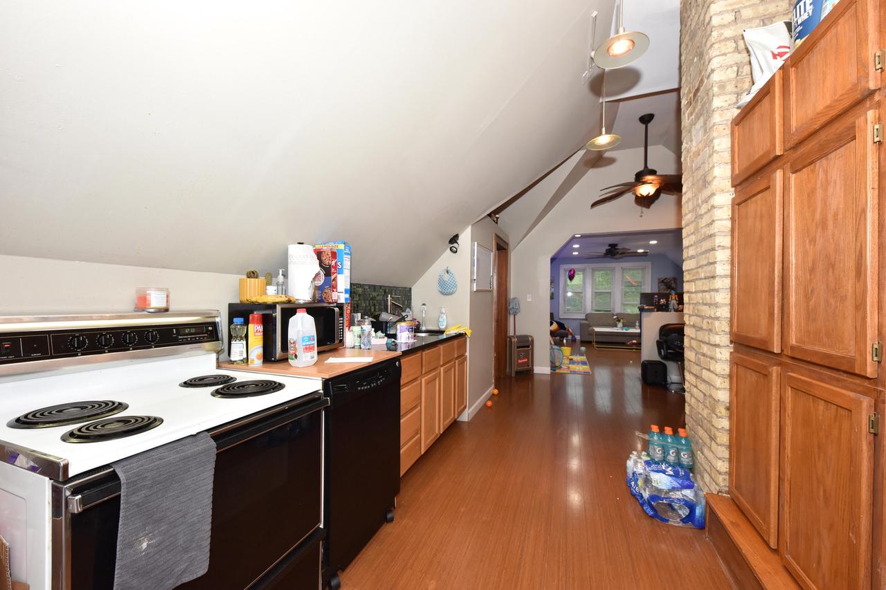 6939 Milwaukee AVENUE 6941