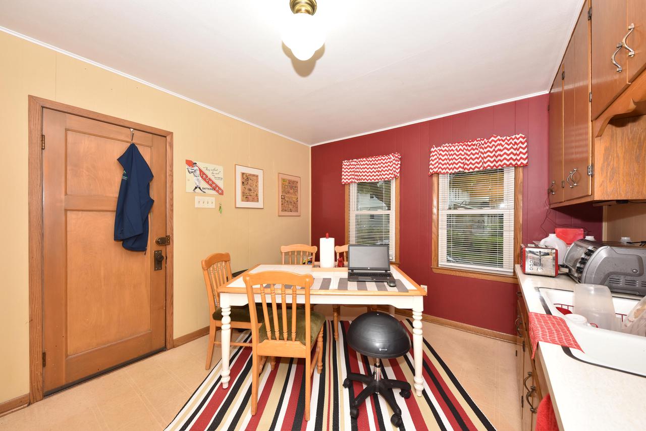 6939 Milwaukee AVENUE 6941