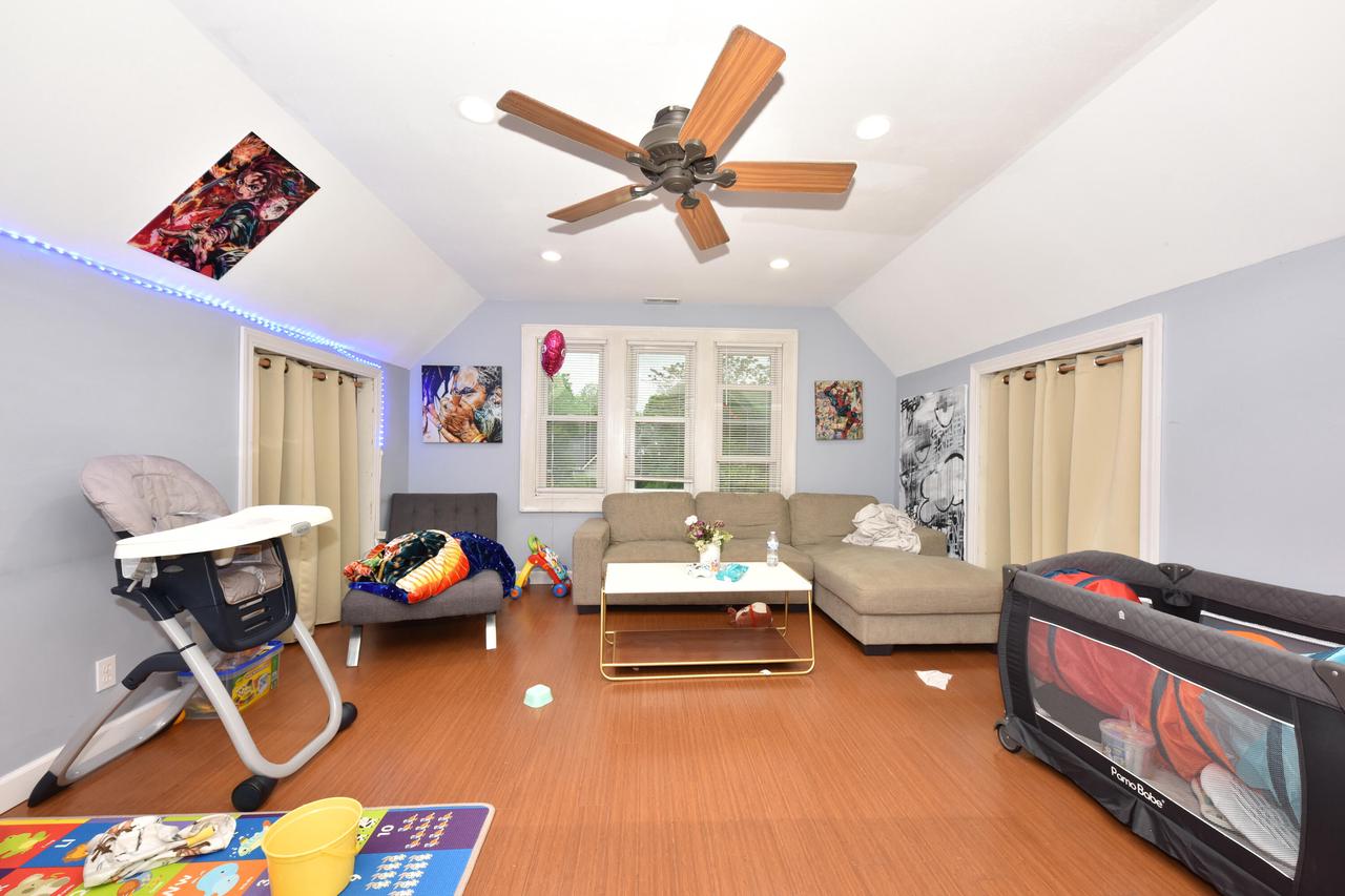 6939 Milwaukee AVENUE 6941